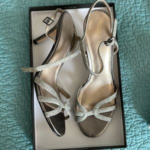 Pelle Moda silver sparky heels